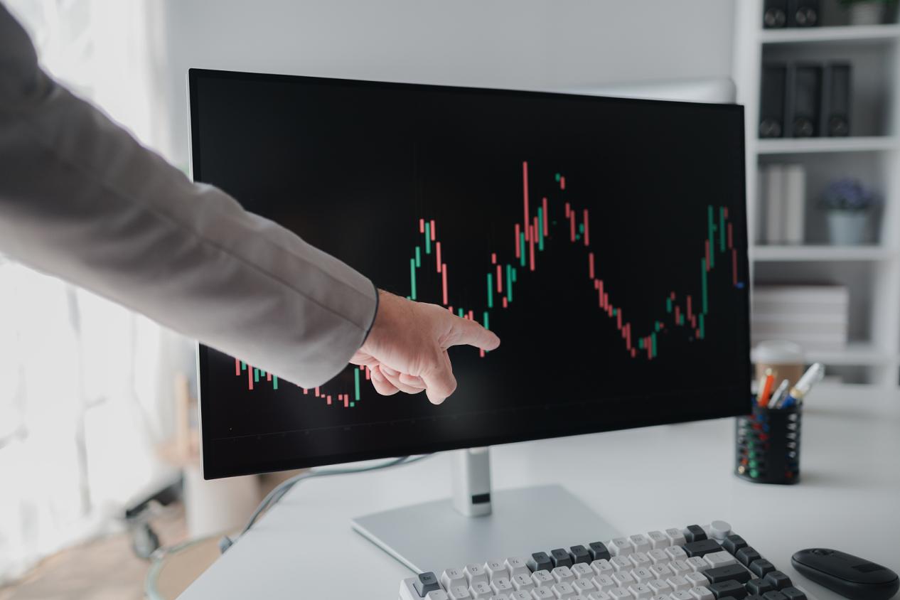 A Comprehensive Analysis of CFD Trading: An Investment Guide from Operational Mechanisms to Risk Management